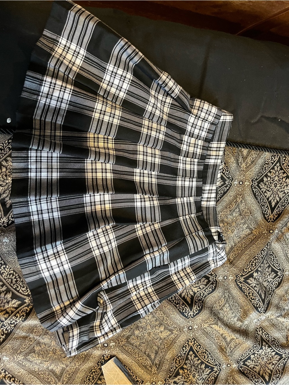 Forever 21 Black and White Plaid Skirt Size Small